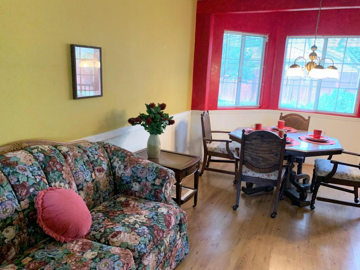 Festive Haven Room Hemet Extérieur photo