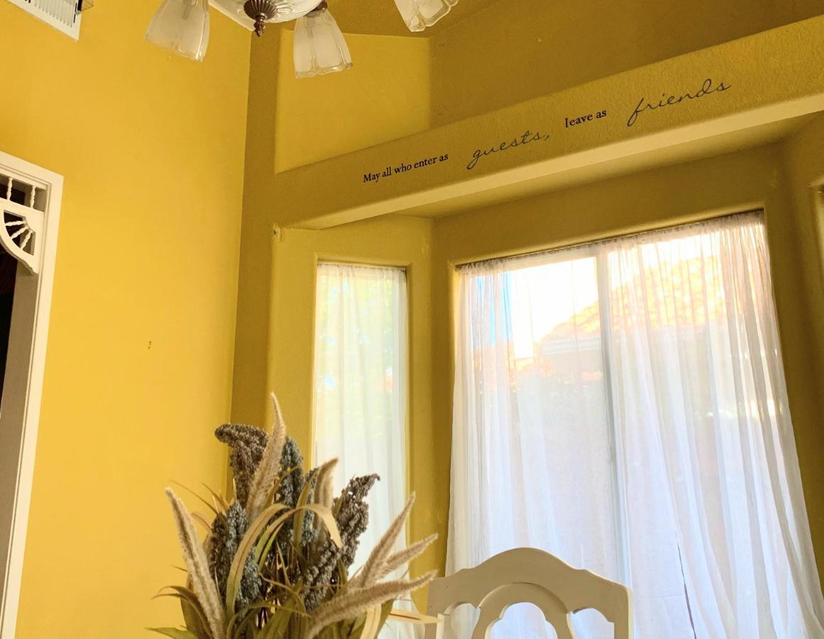 Festive Haven Room Hemet Extérieur photo