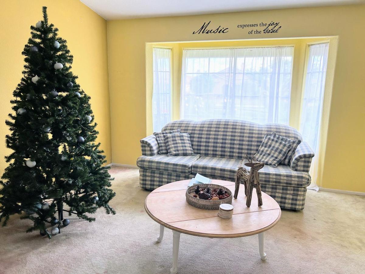 Festive Haven Room Hemet Extérieur photo