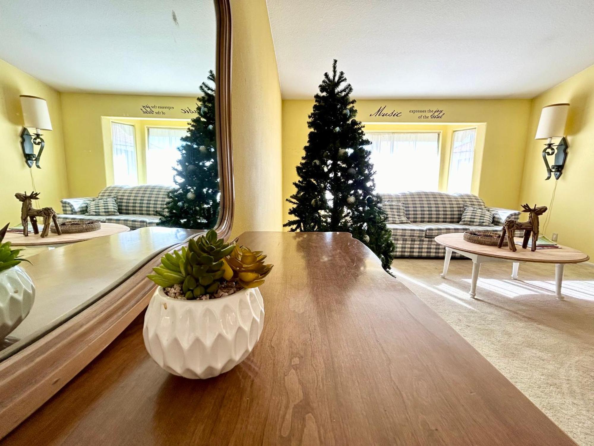 Festive Haven Room Hemet Extérieur photo